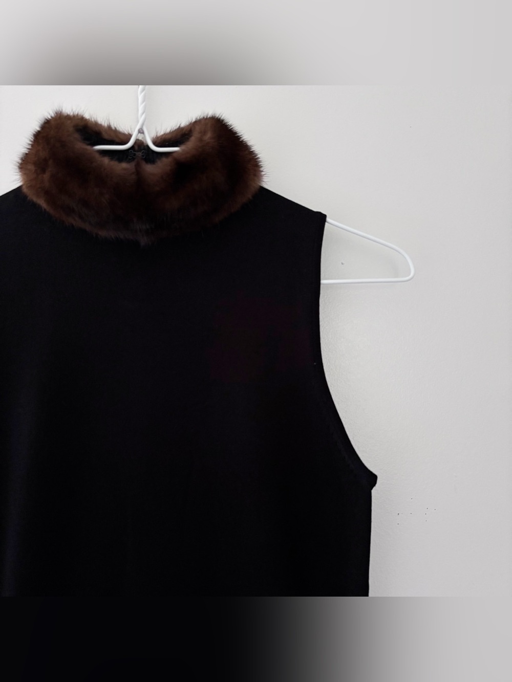 VTG Harold’s 90’s Fur Collar Tank Top - Picture 3 of 6